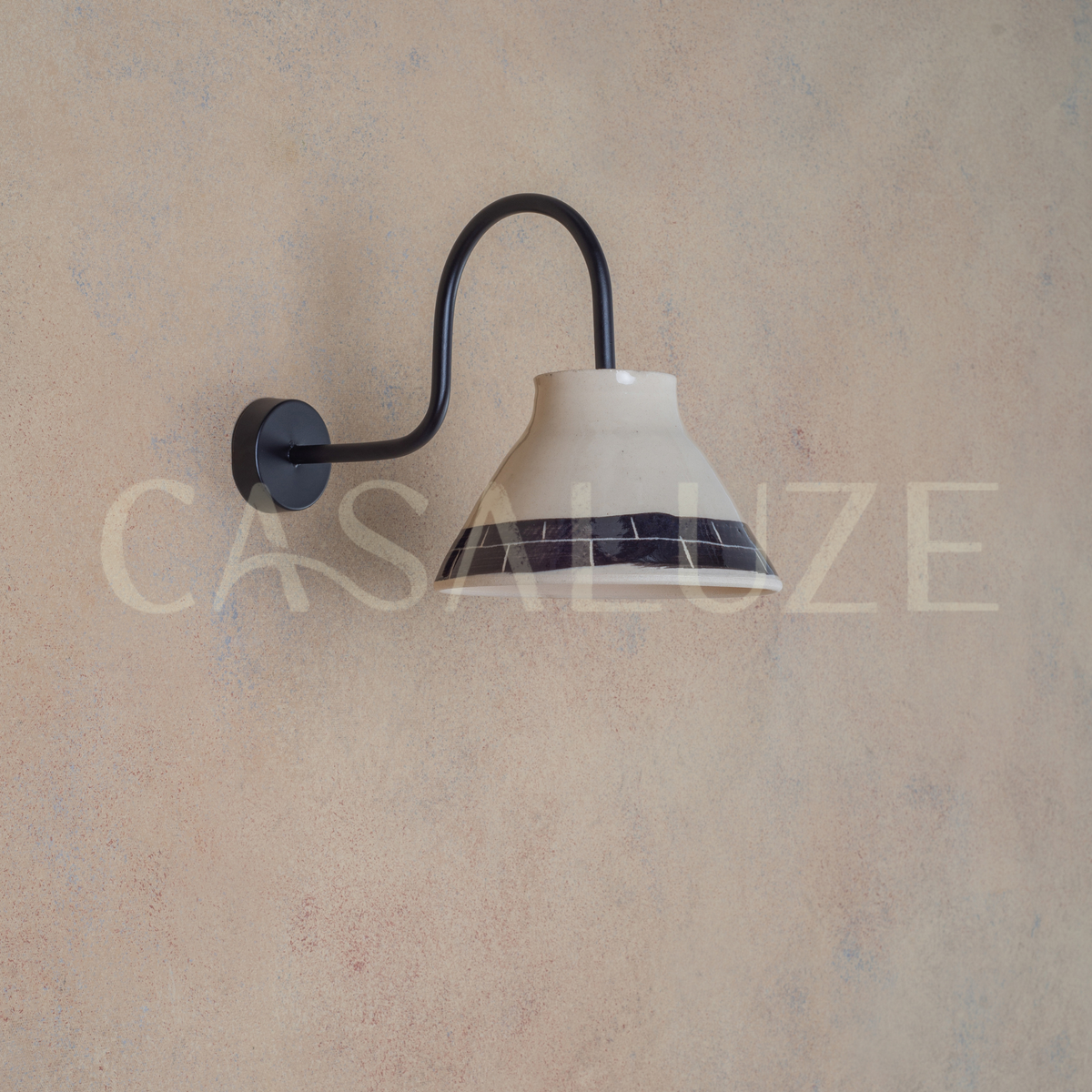 Apliqué Curvo Engobe Mariana - Base Negra / Cruda con negro