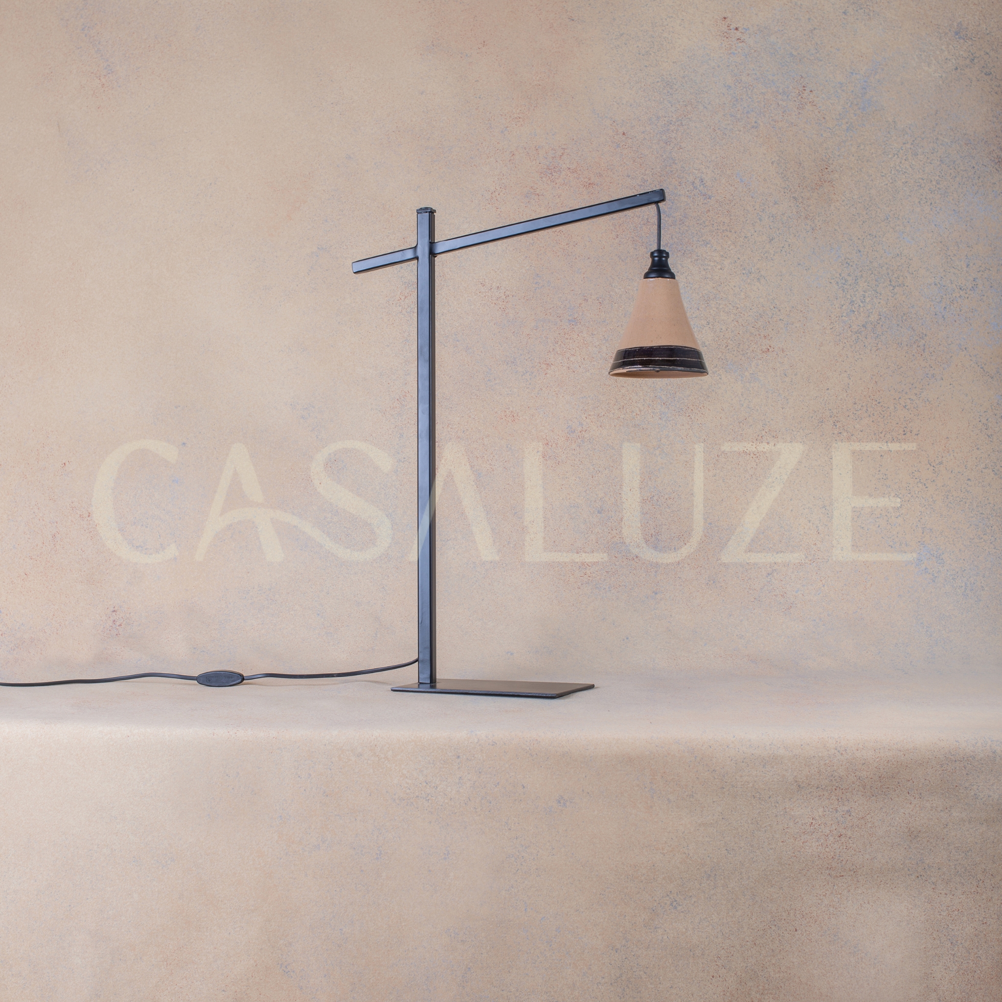 Lámpara Sobremesa Ulmo Engobe Volcán