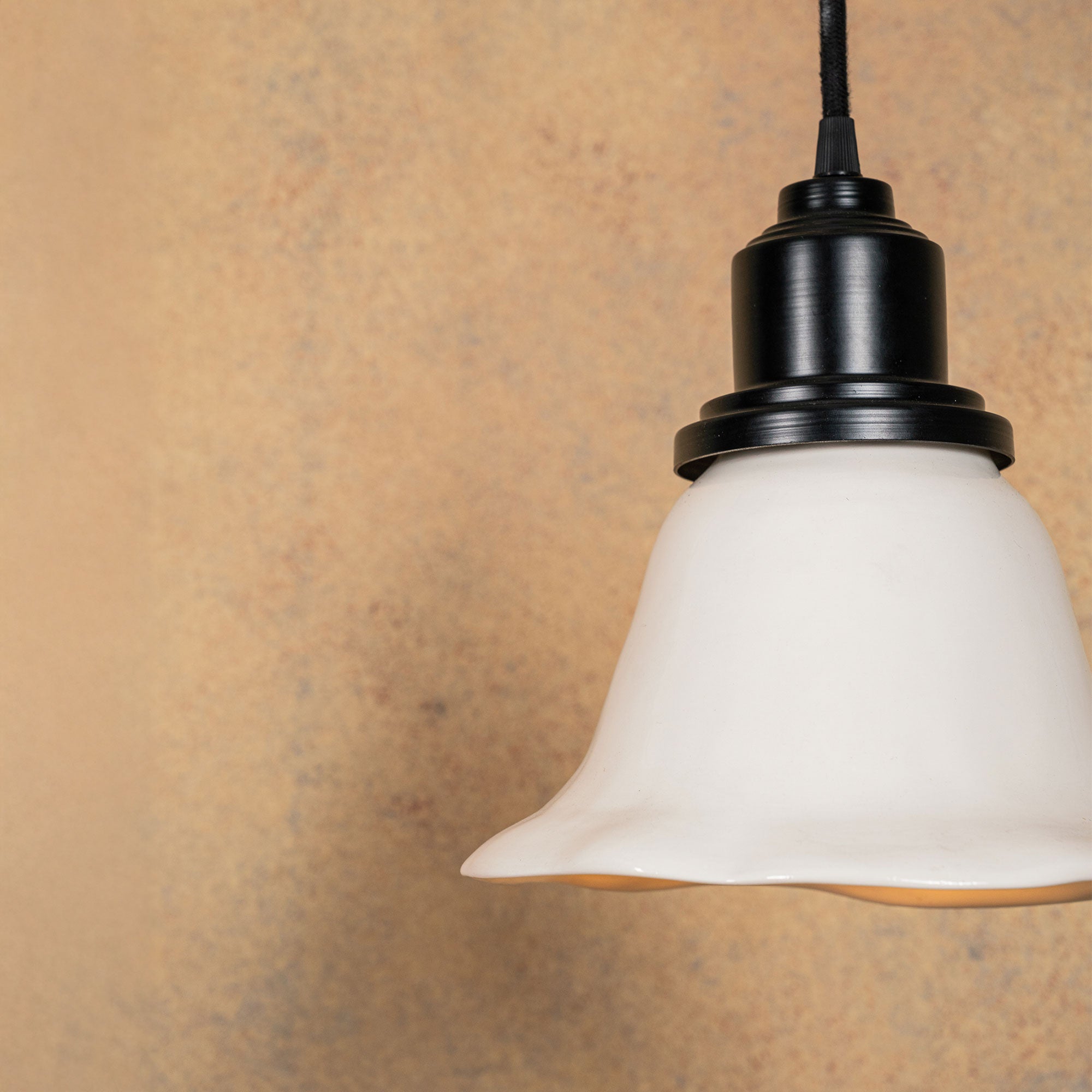 Lampara Colgante con Soporte Engobe Tulipa M