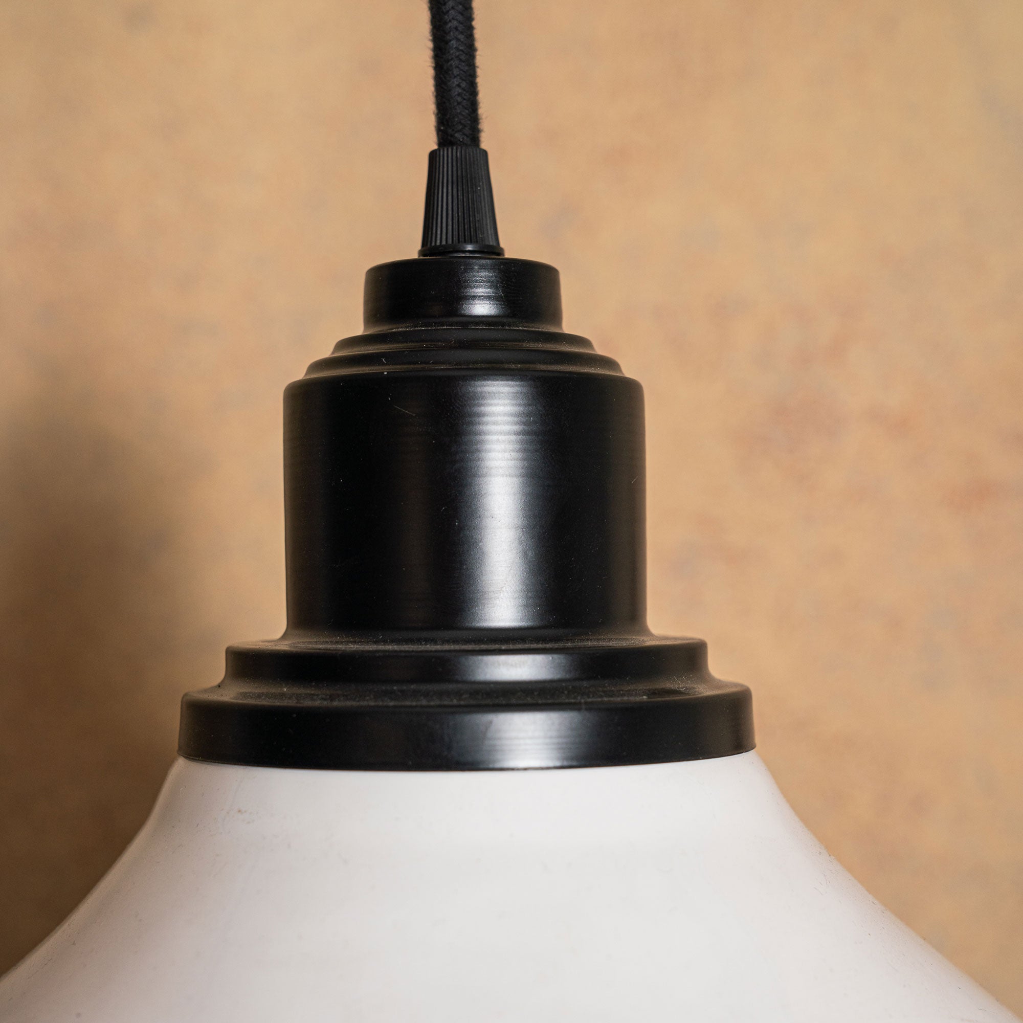 Lampara Colgante En Barra Engobe Tulipa M