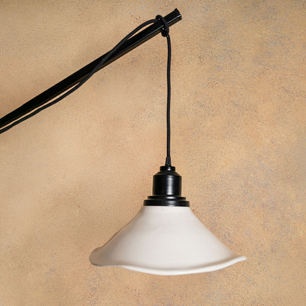 Lampara Pie Ulmo Negro Engobe China