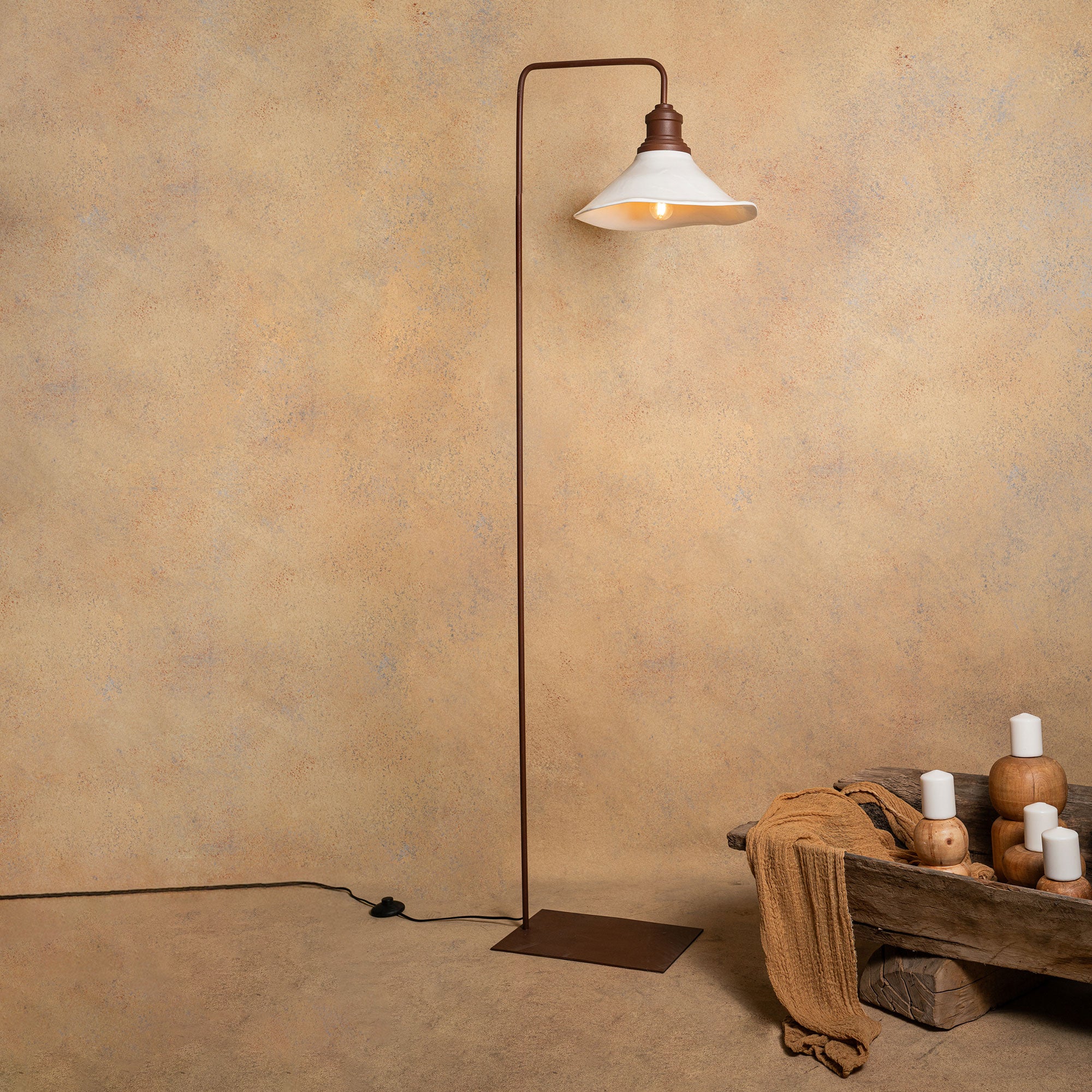 Lampara Pie Horca Engobe Mariana L