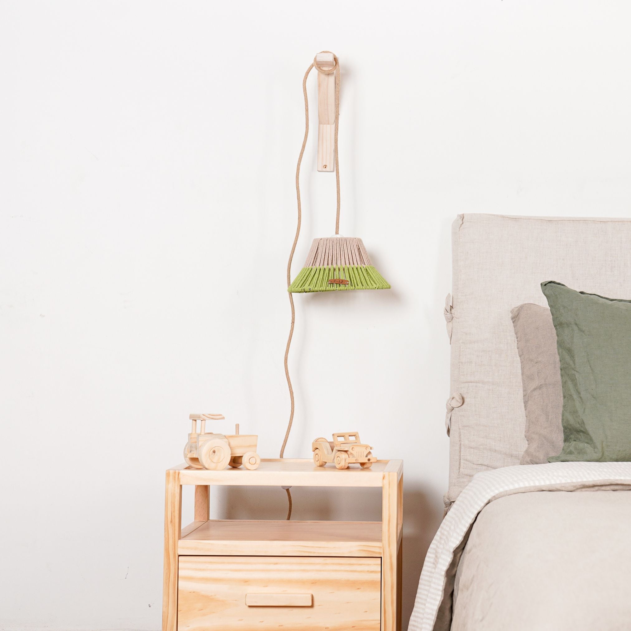 Lámpara Colgante Soporte Maggita Verde y Crudo