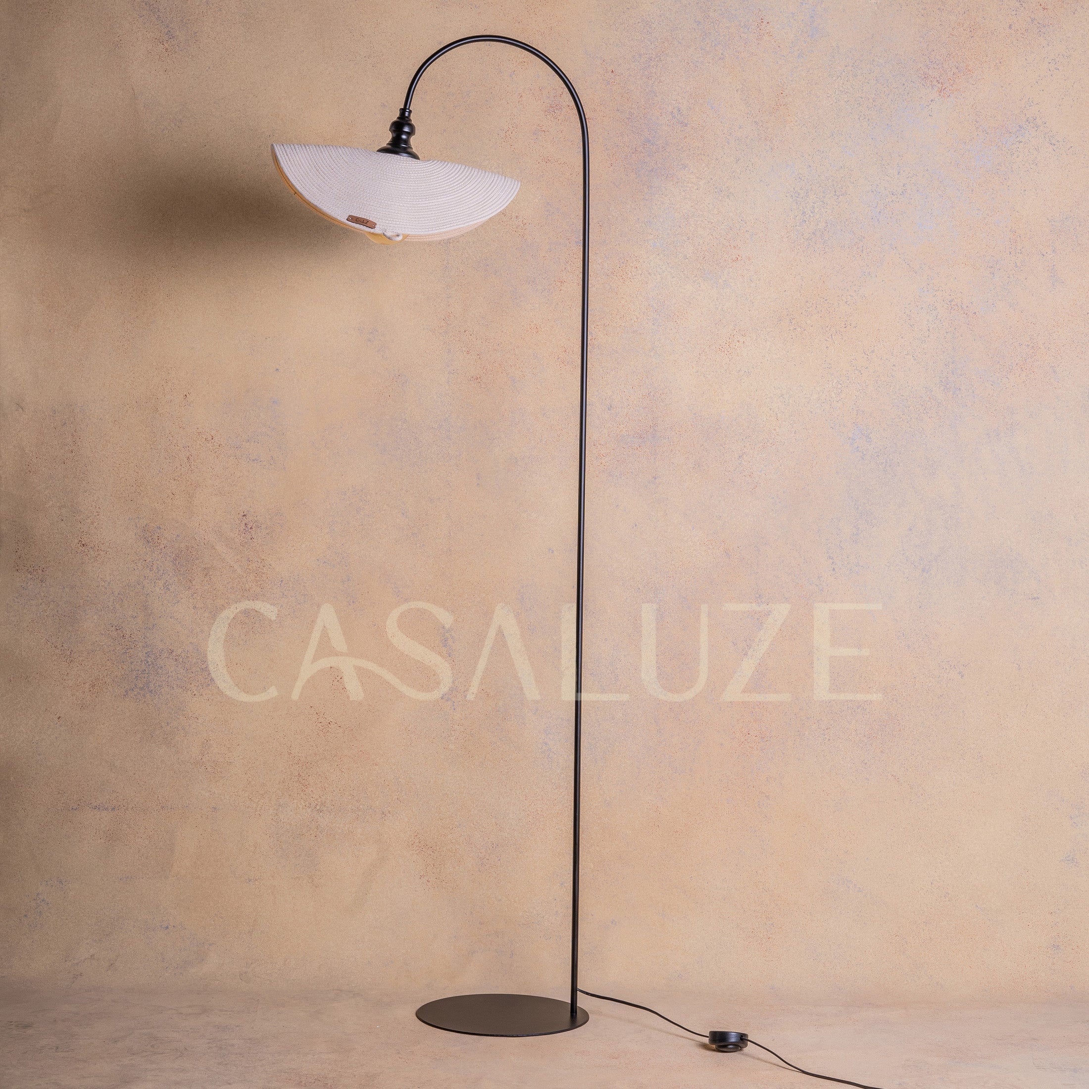 Lámpara de Pie Curvo Marea