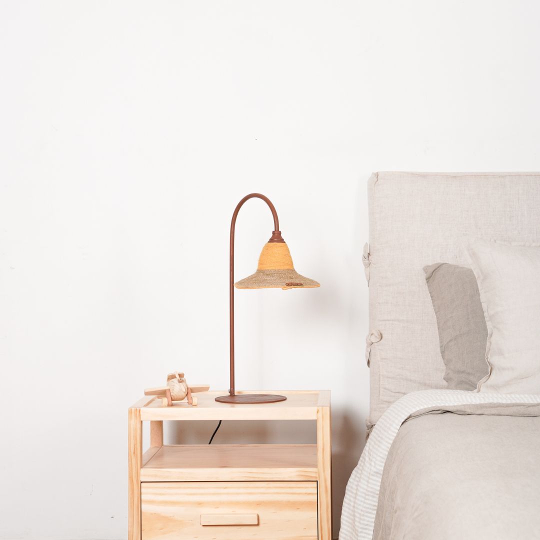 Lámpara Sobremesa Curva Marea Copihuera Amarillo