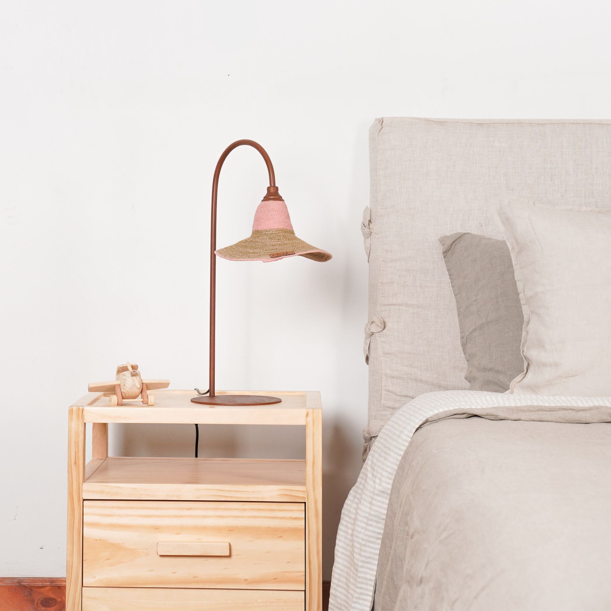 Lámpara Sobremesa Curva Marea Copihuera Rosada