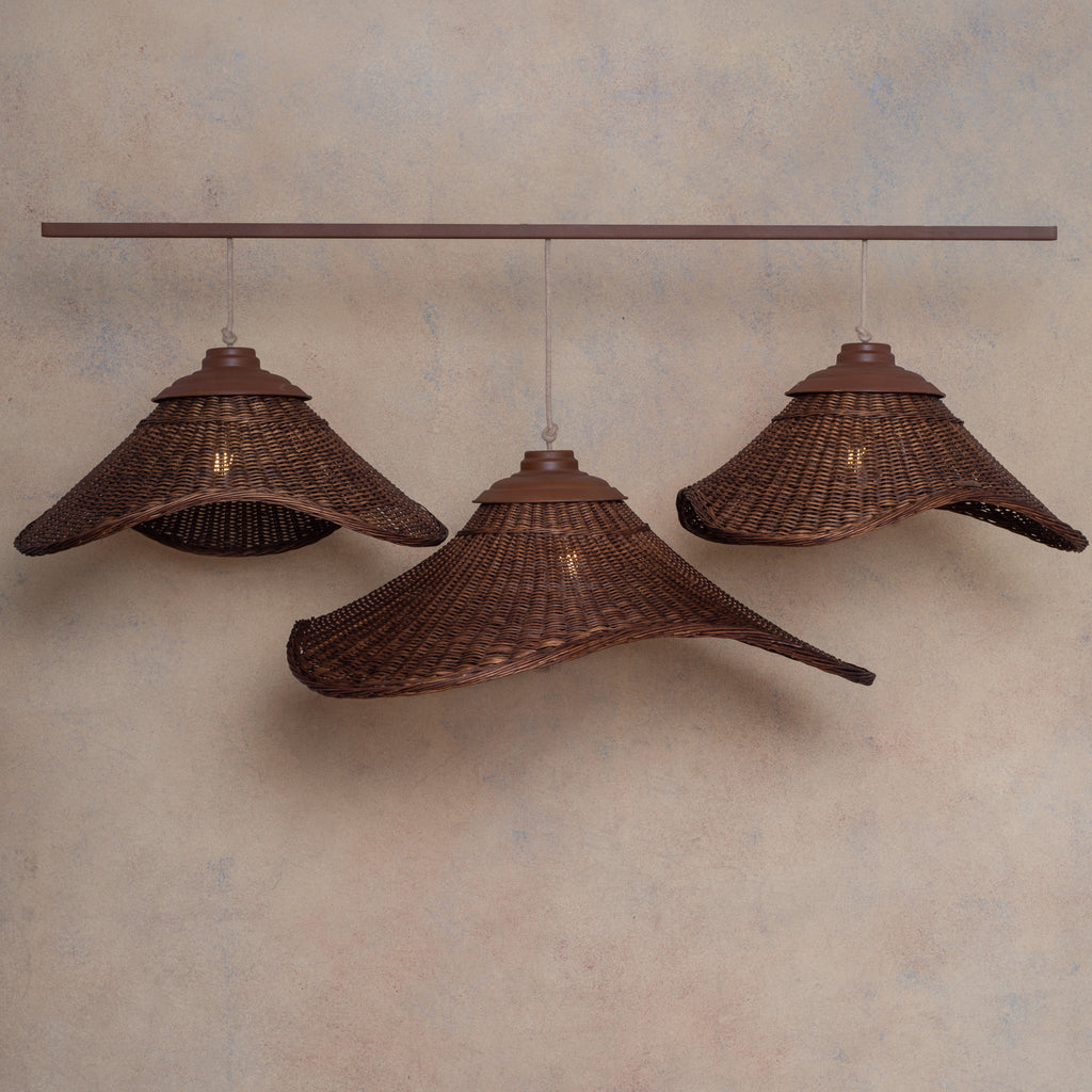 Lámpara Colgante en Barra  Mantarrayas Triple Mimbre