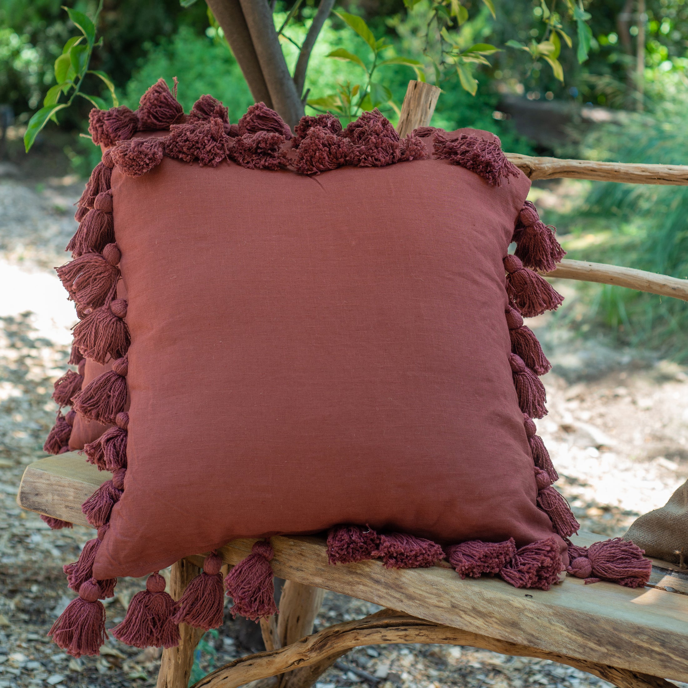 Cojin Pompón 60x60