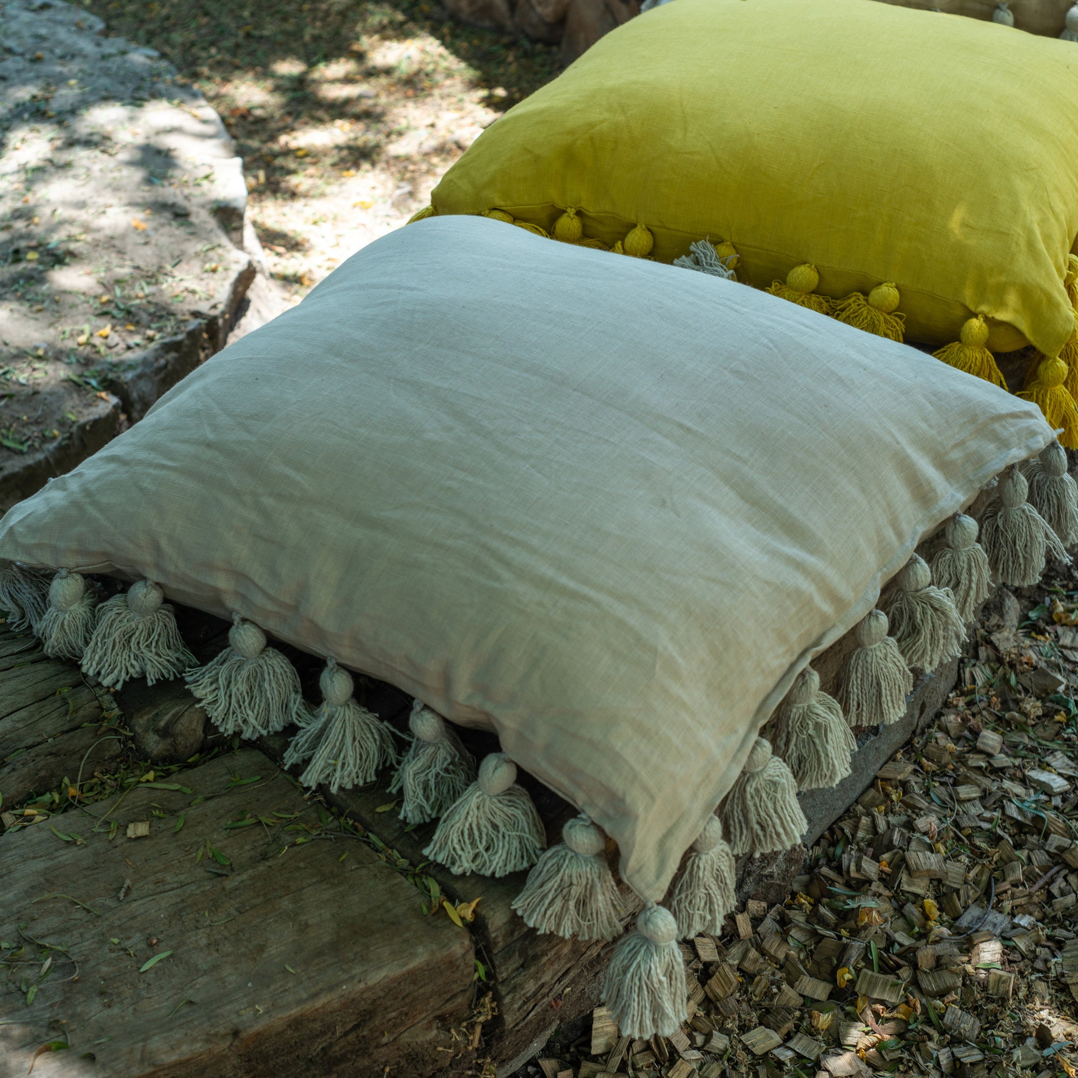 Cojin Pompón 60x60