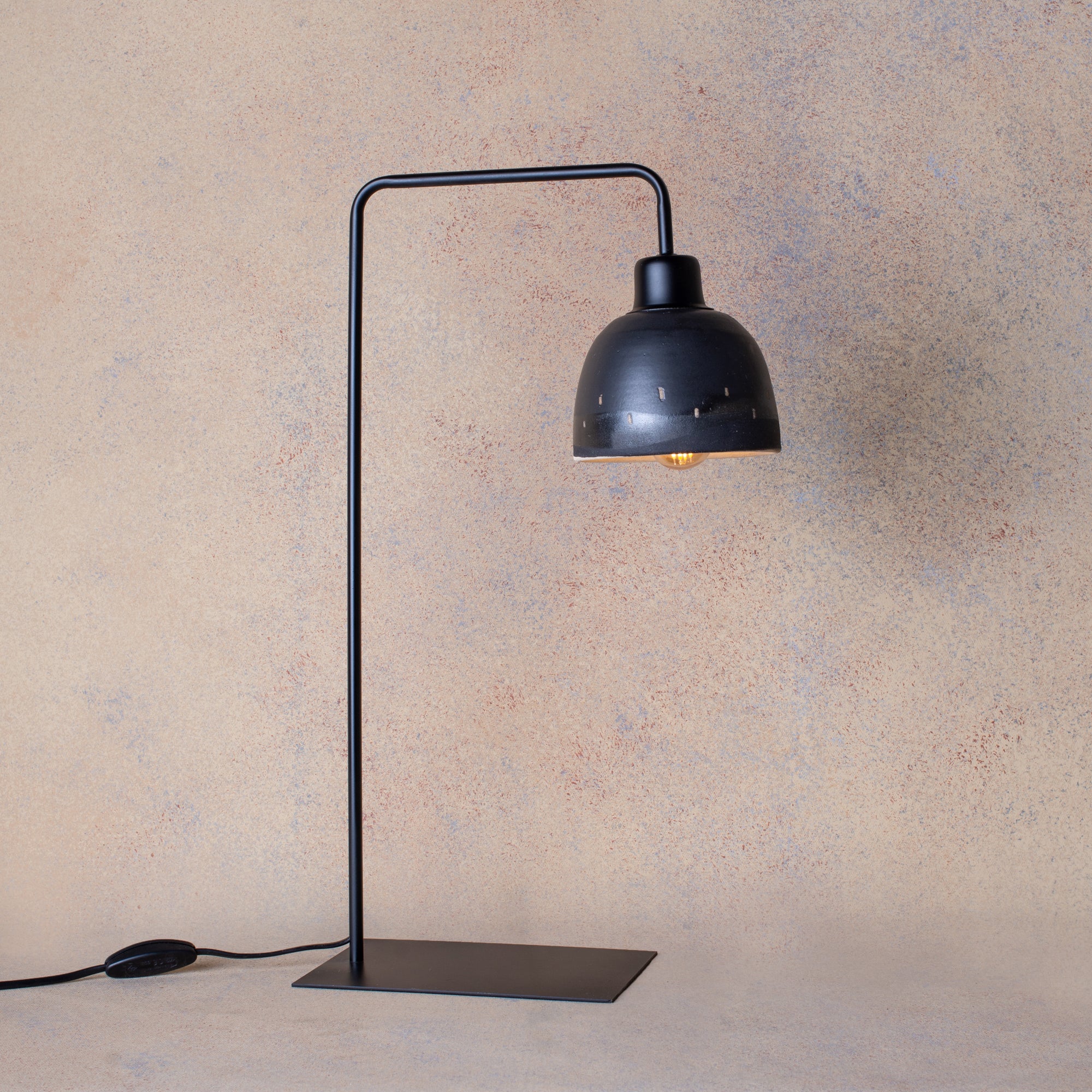 Lámpara Sobremesa Horca Negro Tortuga Engobe Negro