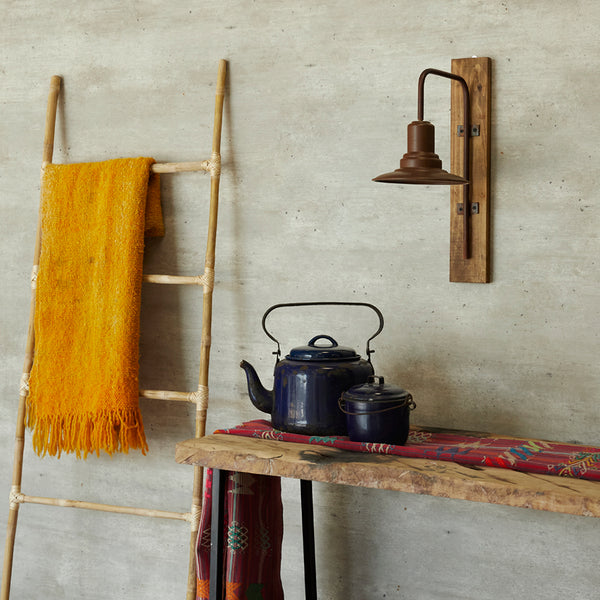 Lámpara Apliqué J Madera P-18