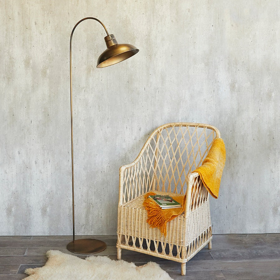 Lámpara Pie Curvo P-30